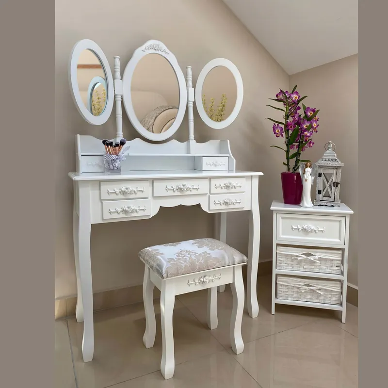 RESIGILAT Set Masa de toaleta si machiaj cu taburet Vintage, alba, cu 7 sertare si 3 oglinzi, 90x40x146 cm Preferatul clienților