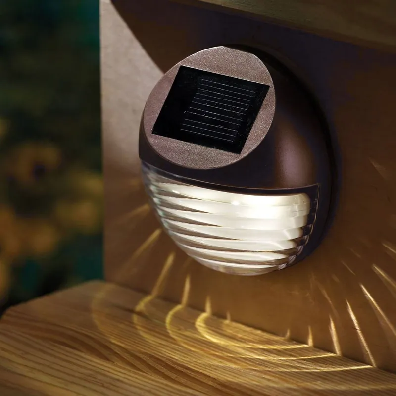 Lampa solara LED de perete, IP44 pentru exterior, autonomie 12 ore, neagra Comandă acum