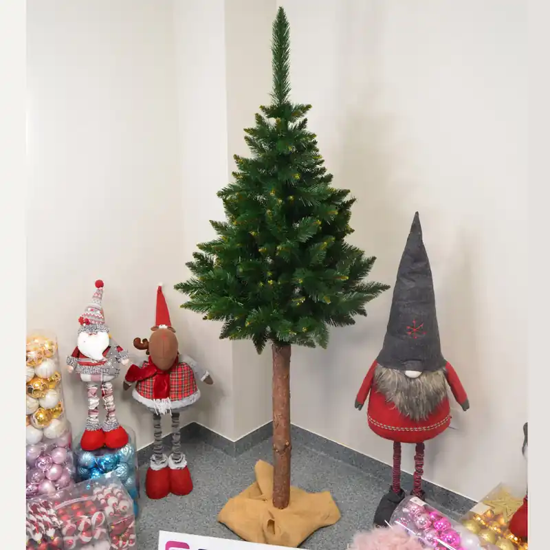 Brad artificial Christmas Deluxe by Sersimo, cu suport pe trunchi de lemn, Himalaya, 190cm Ofertă limitată