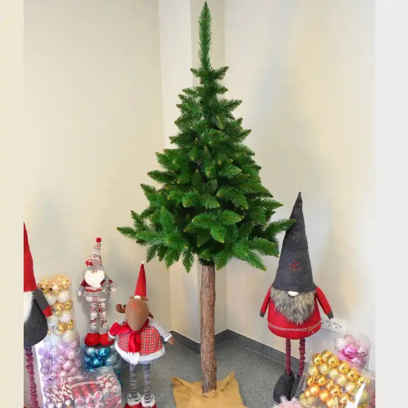 Brad artificial Christmas Deluxe by Sersimo, cu suport pe trunchi de lemn, Himalaya, 220cm Plată sigură