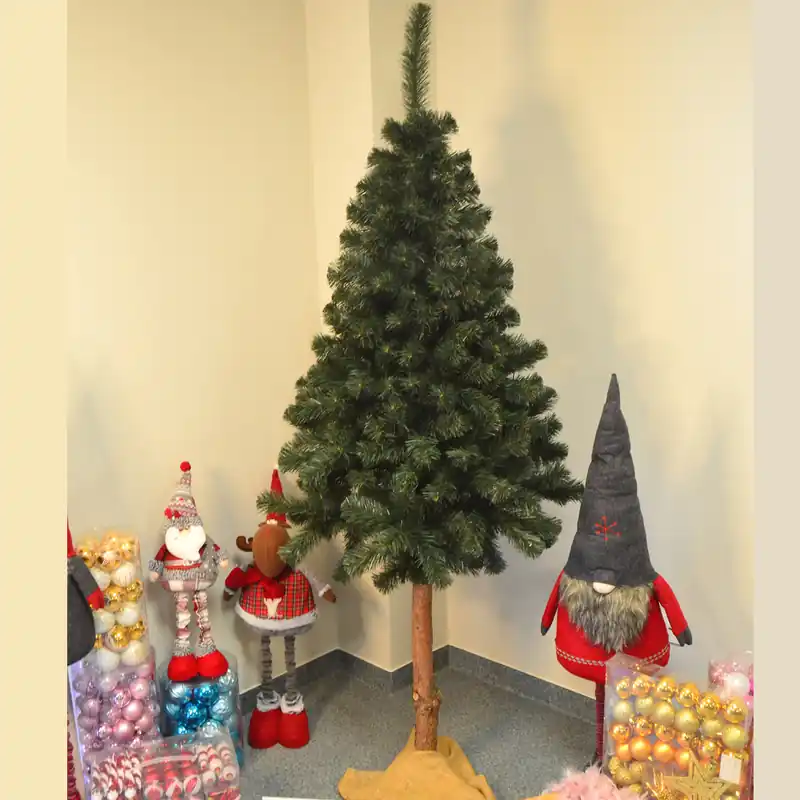 Brad artificial Christmas Deluxe by Sersimo, cu suport pe trunchi de lemn, Nature, 220cm Disponibil imediat