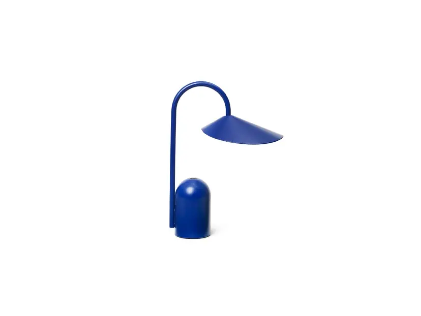 Premium Arum Portabil Veioză IP44 Bright Blue - Ferm Living