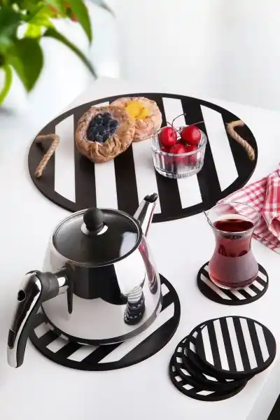 Set tava servire + suporturi pahare, 8 bucati PLT0231 Negru 34.5x34.5x1 cm Reducere specială